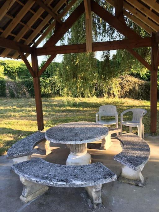 Charmant T2 Au 1Er Dans Residence Avec Parc Arbore Saint-Pierre-le-Moutier ภายนอก รูปภาพ