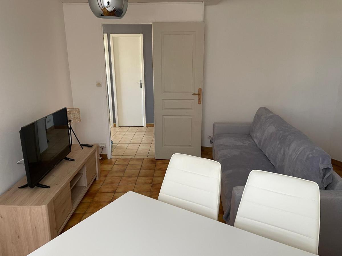 Charmant T2 Au 1Er Dans Residence Avec Parc Arbore Saint-Pierre-le-Moutier ภายนอก รูปภาพ